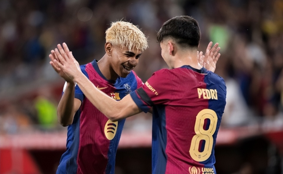 恍如隔世，巴萨上一次在诺坎普比赛法蒂双响，登贝莱助攻