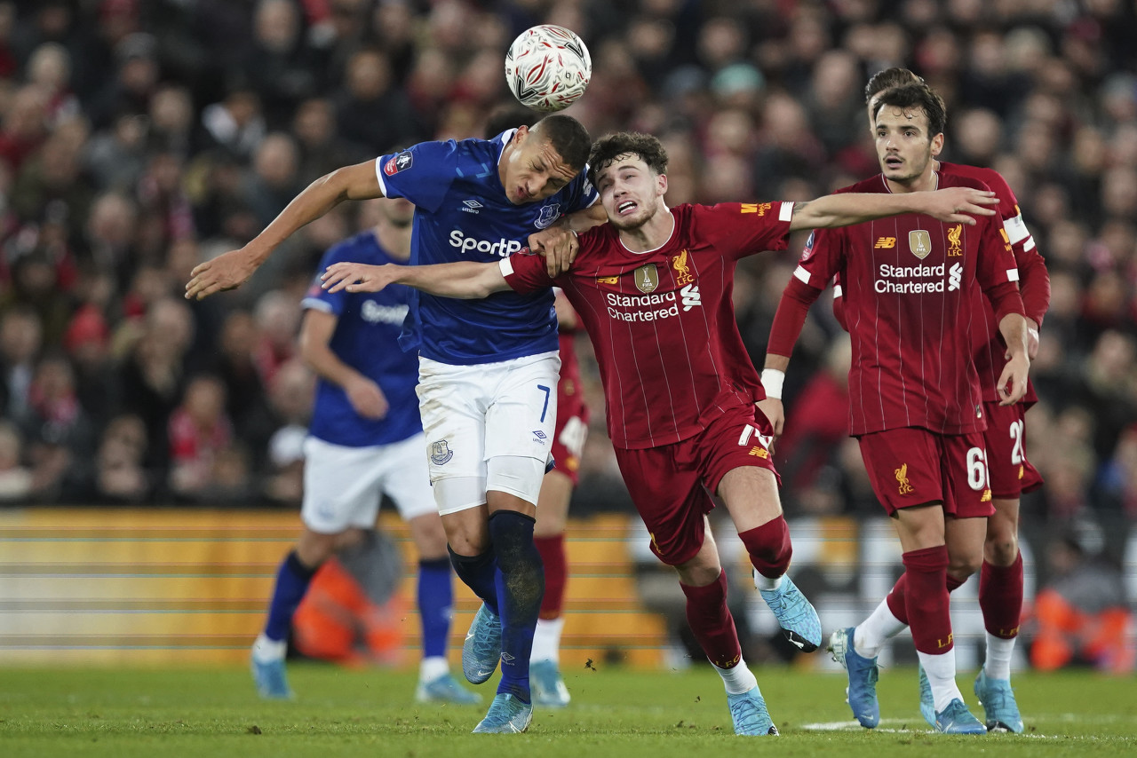 潘德夫：国米被裁判戏耍，范戴克手球明显是点球但却被无视