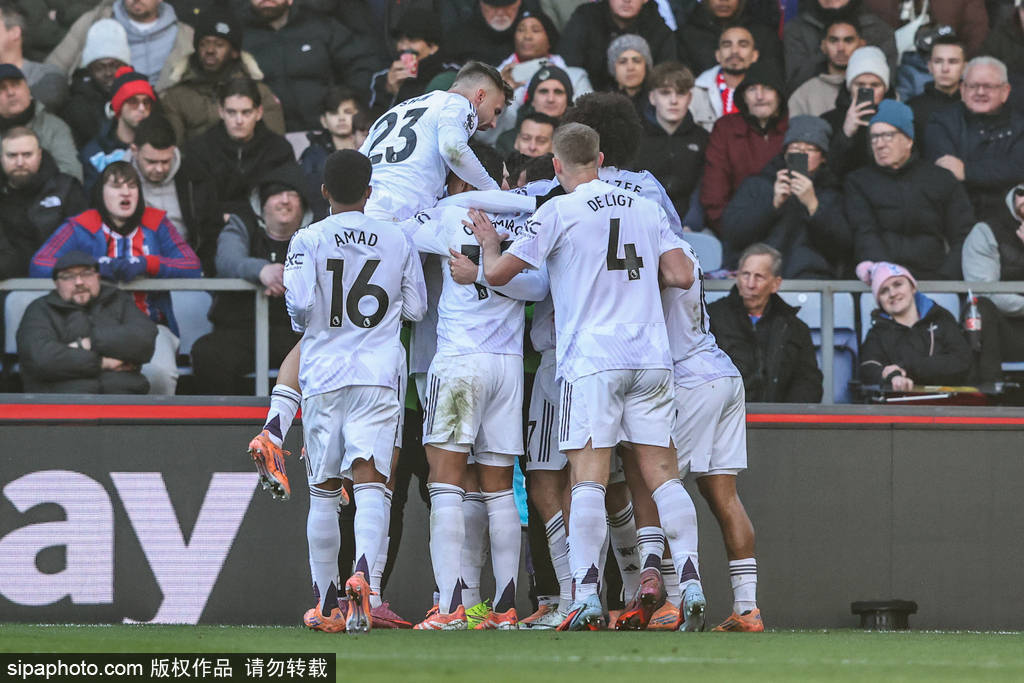 欧冠球员表现评析：C罗连续进球,