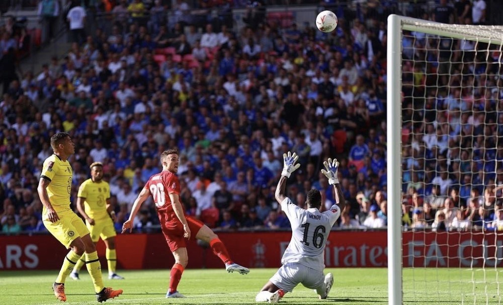 诺里斯和勒克莱尔先后进站换胎，诺里斯出站后暂列第9